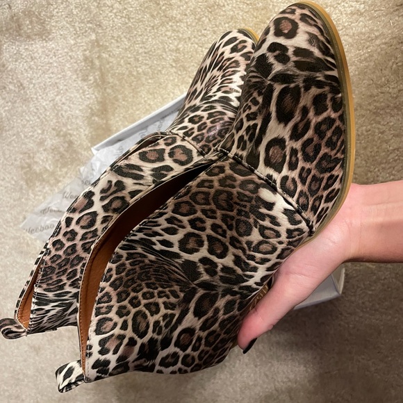 Leopard pump booties! - Picture 2 of 5